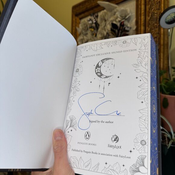 Cruel is the Light | FairyLoot Exclusive Edition - Picture 11 of 14